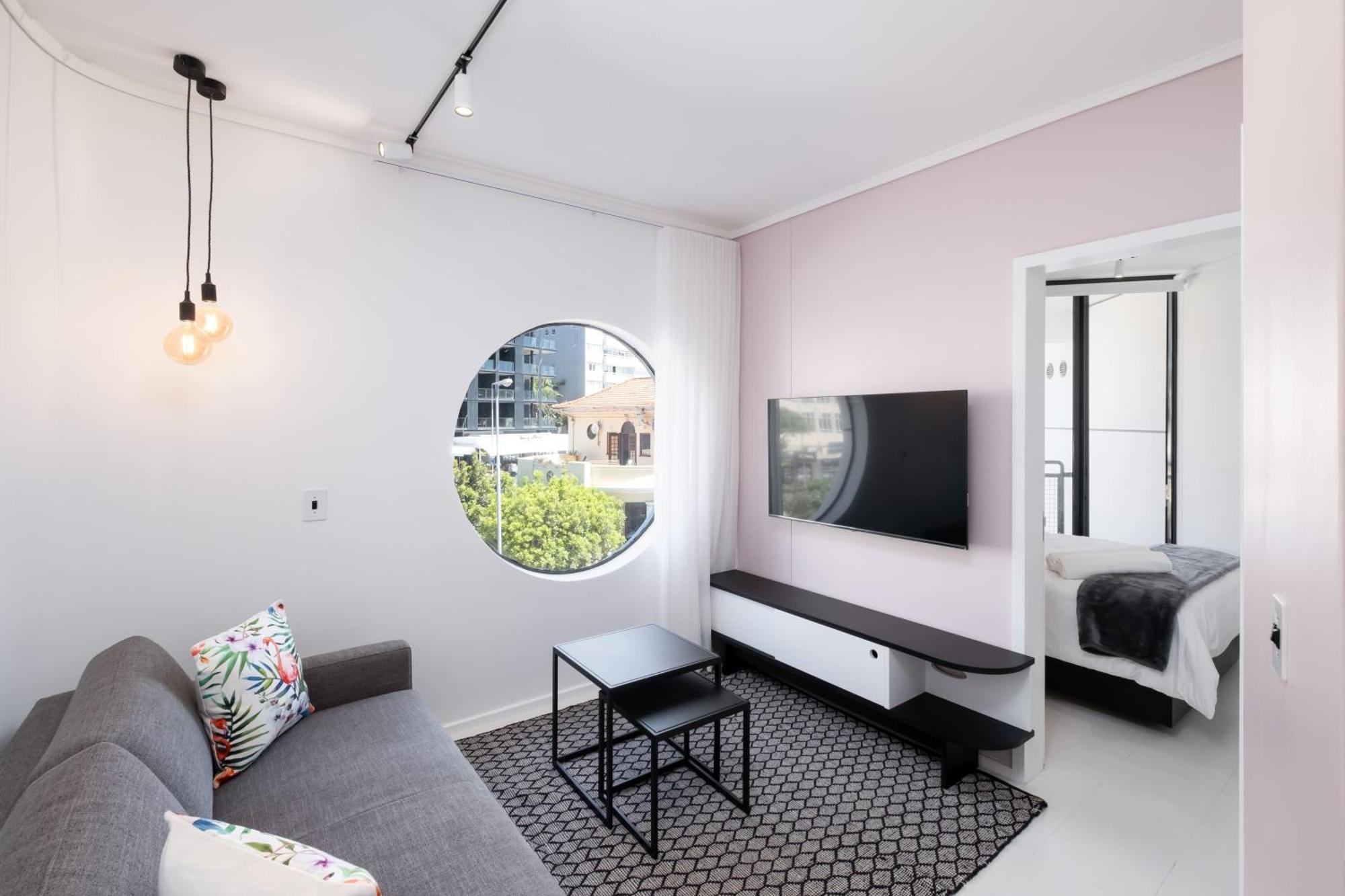 Flamingo 203: Sea Point Aprt With Mountain Views Apartment *