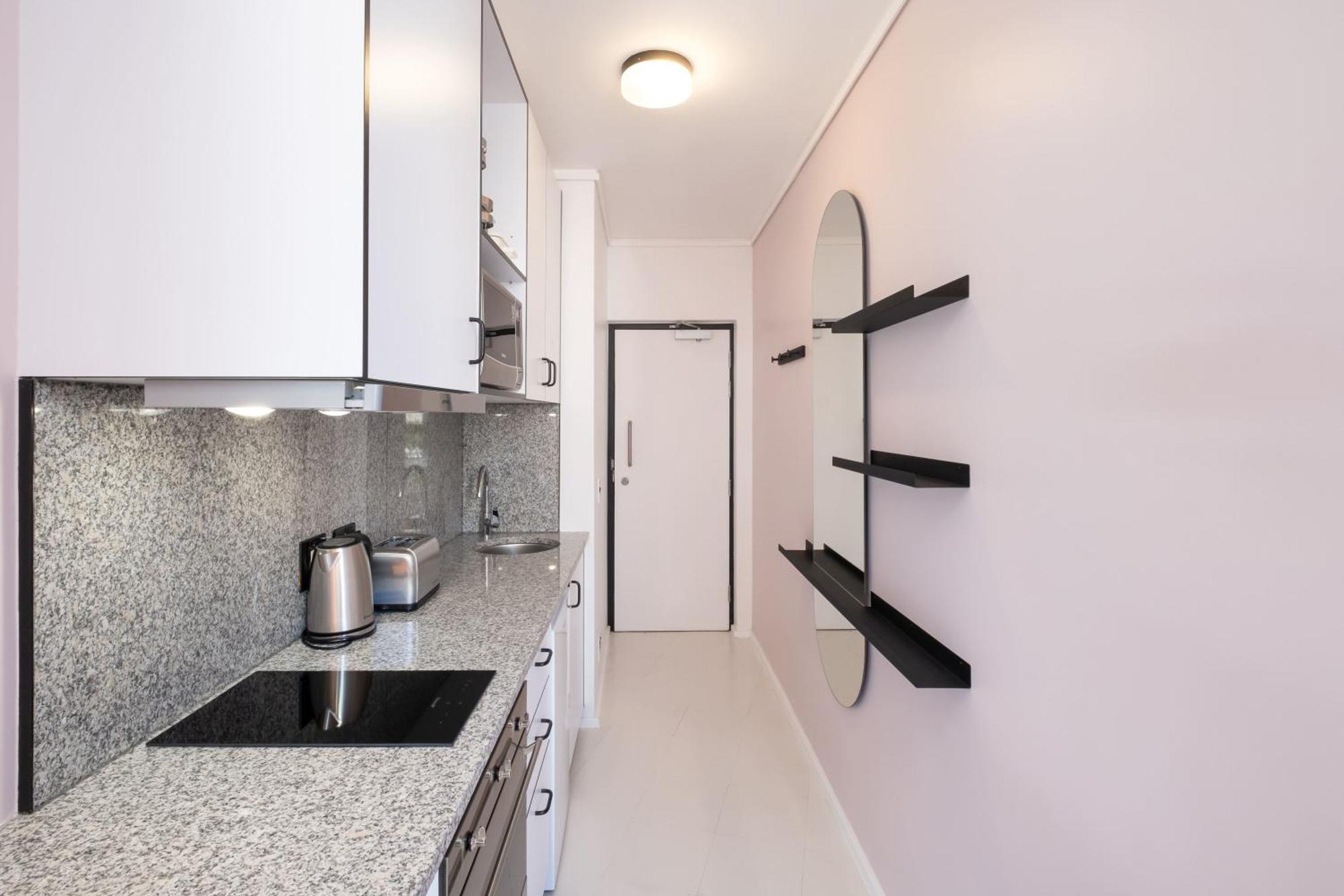 Apartment Flamingo 203: Sea Point Aprt With Mountain Views Cape Town