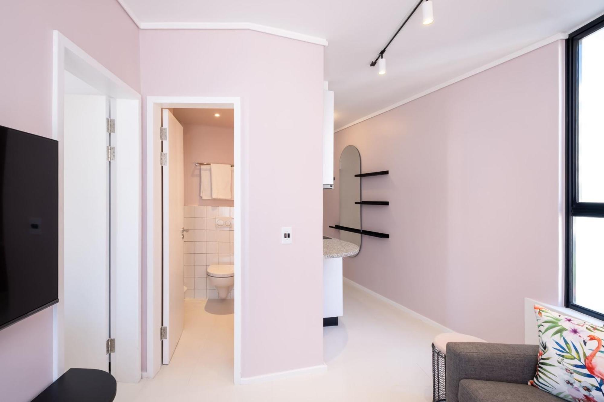 Flamingo 203: Sea Point Aprt With Mountain Views * Cape Town