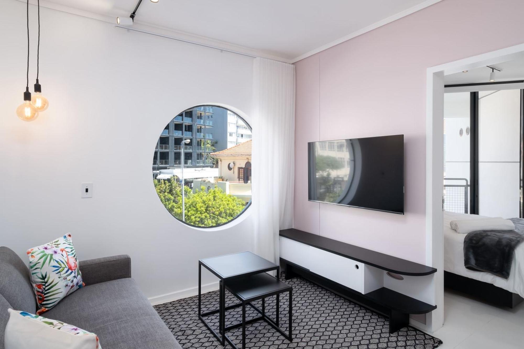 Flamingo 203: Sea Point Aprt With Mountain Views * Cape Town