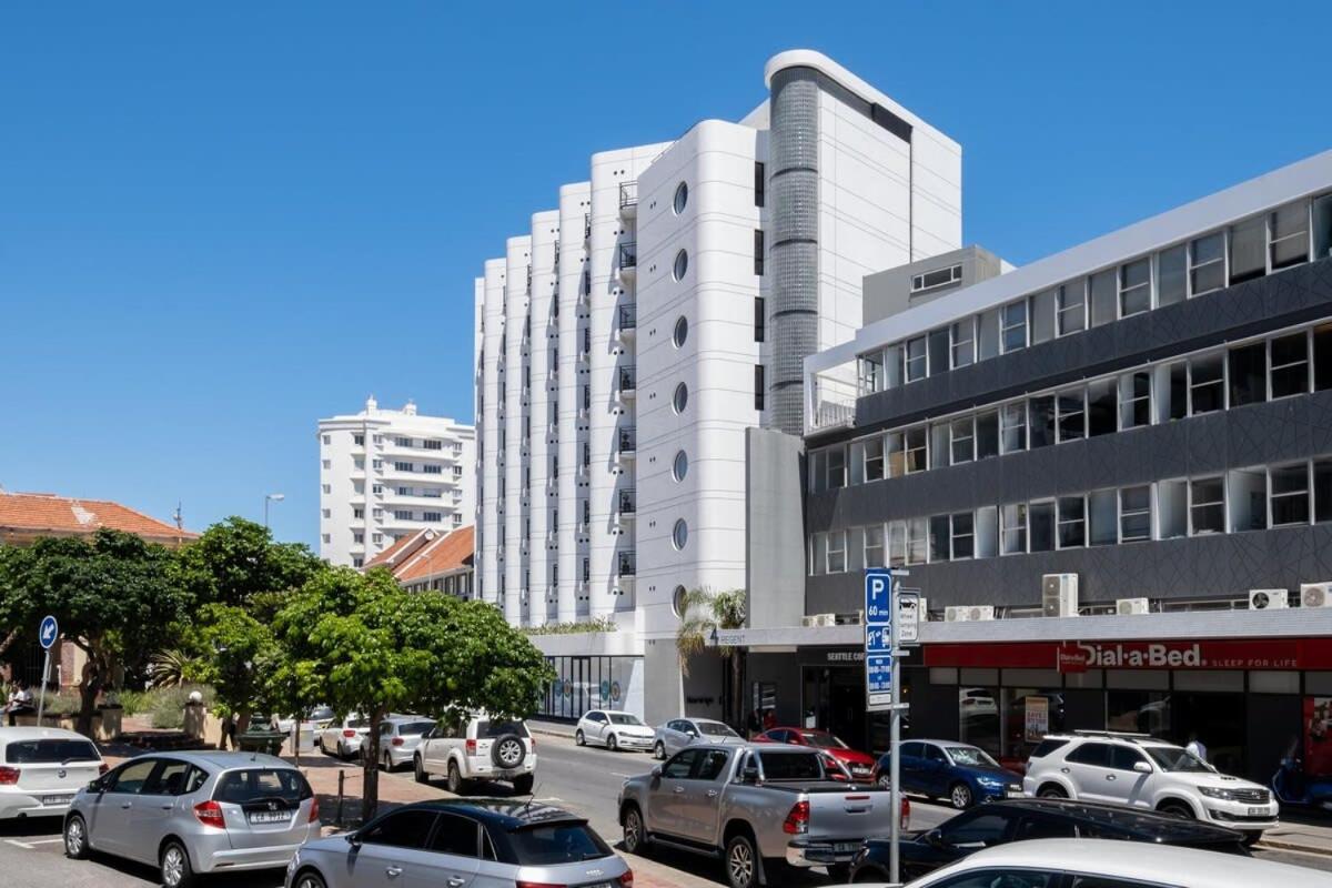 Flamingo 203: Sea Point Aprt With Mountain Views Apartment Cape Town